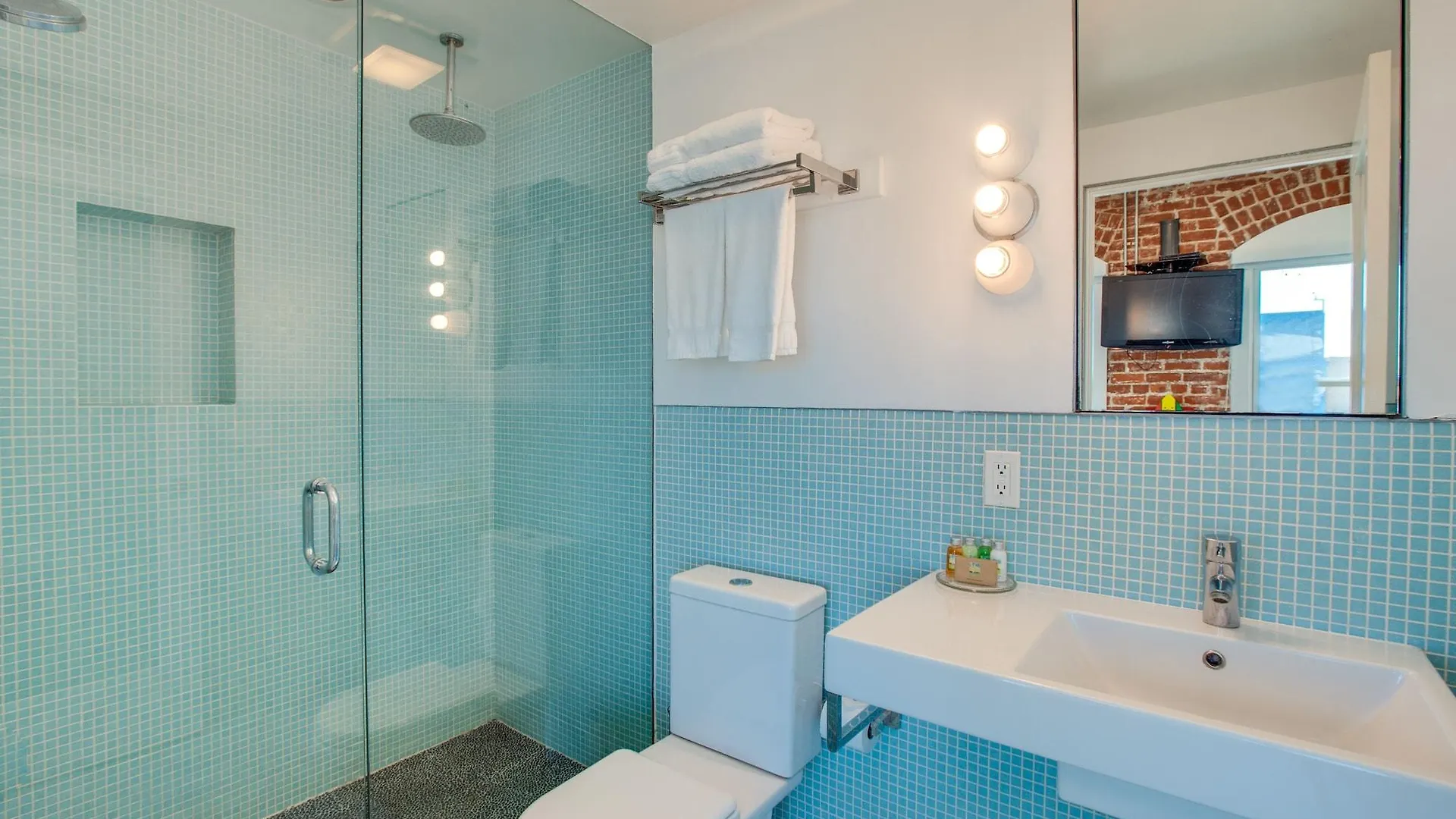 Hotel Venice Breeze Suites Los Angeles