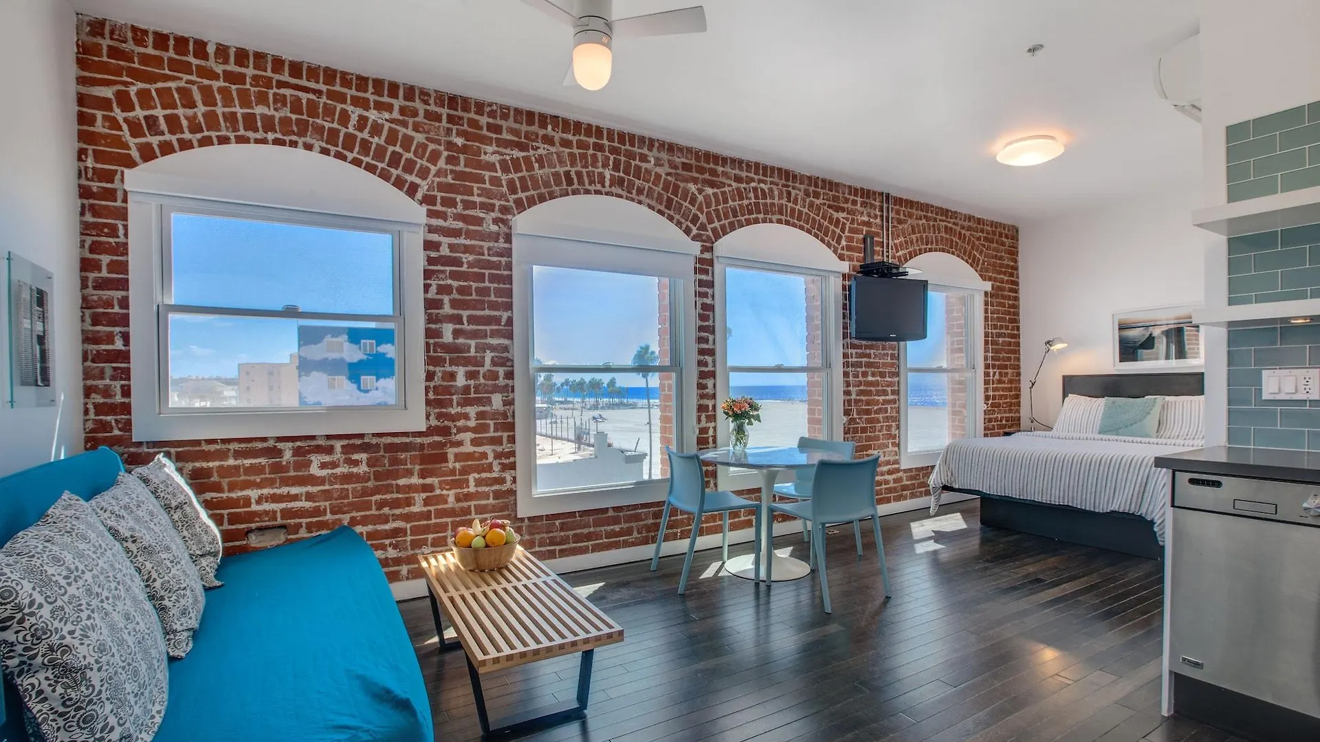 Hotel Venice Breeze Suites Los Angeles