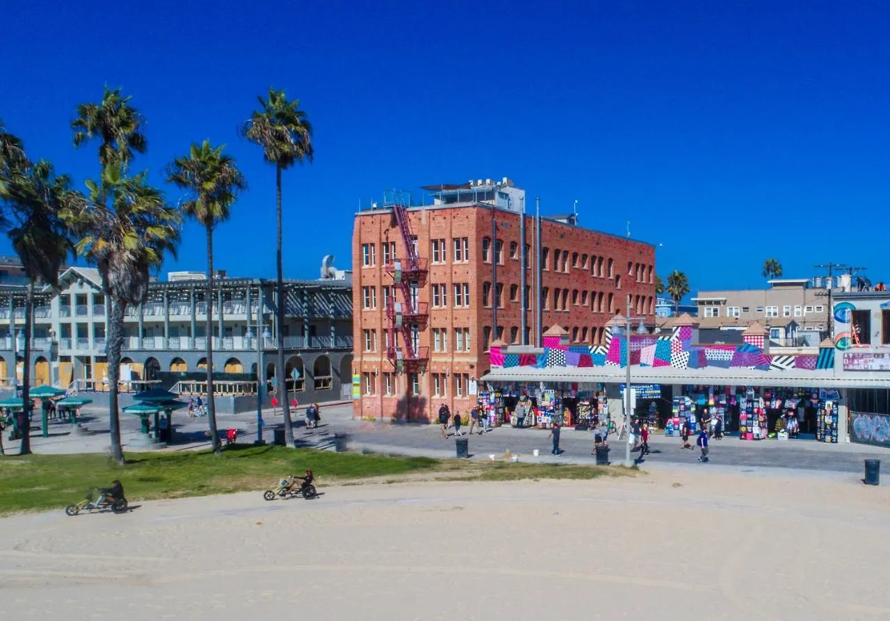 Venice Breeze Suites Los Angeles 3*,  United States