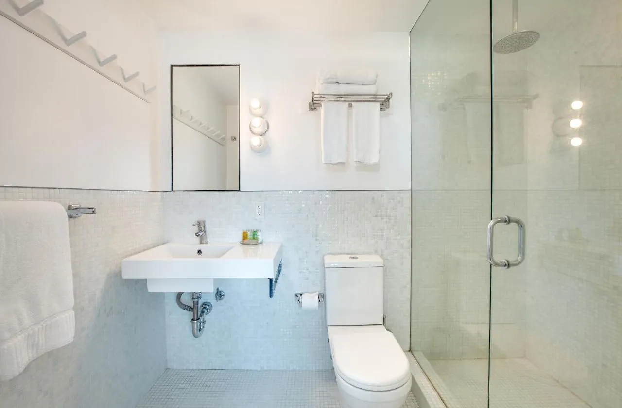 Venice Breeze Suites Los Angeles Hotel